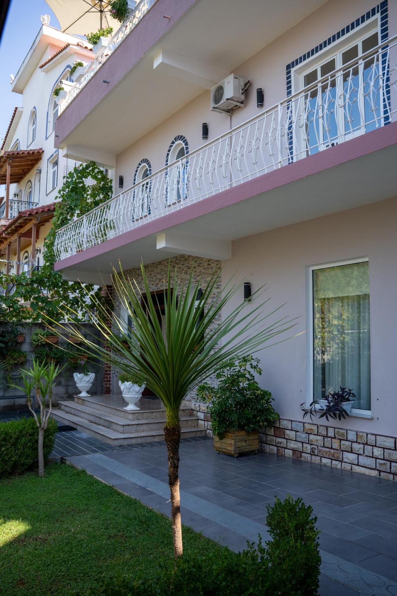 Alesio Guest House กรูเยอ ภายนอก รูปภาพ