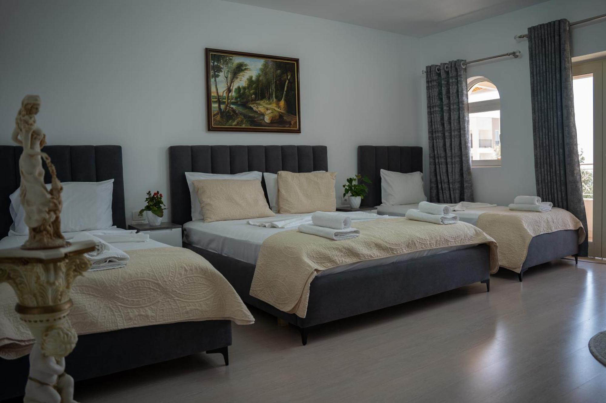 Alesio Guest House กรูเยอ ภายนอก รูปภาพ