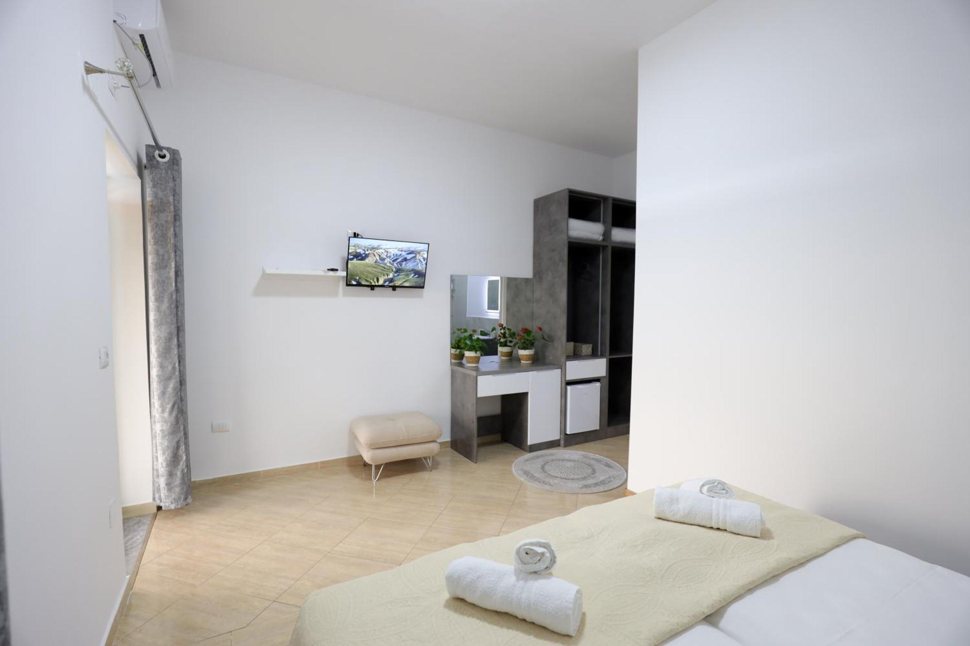 Alesio Guest House กรูเยอ ภายนอก รูปภาพ