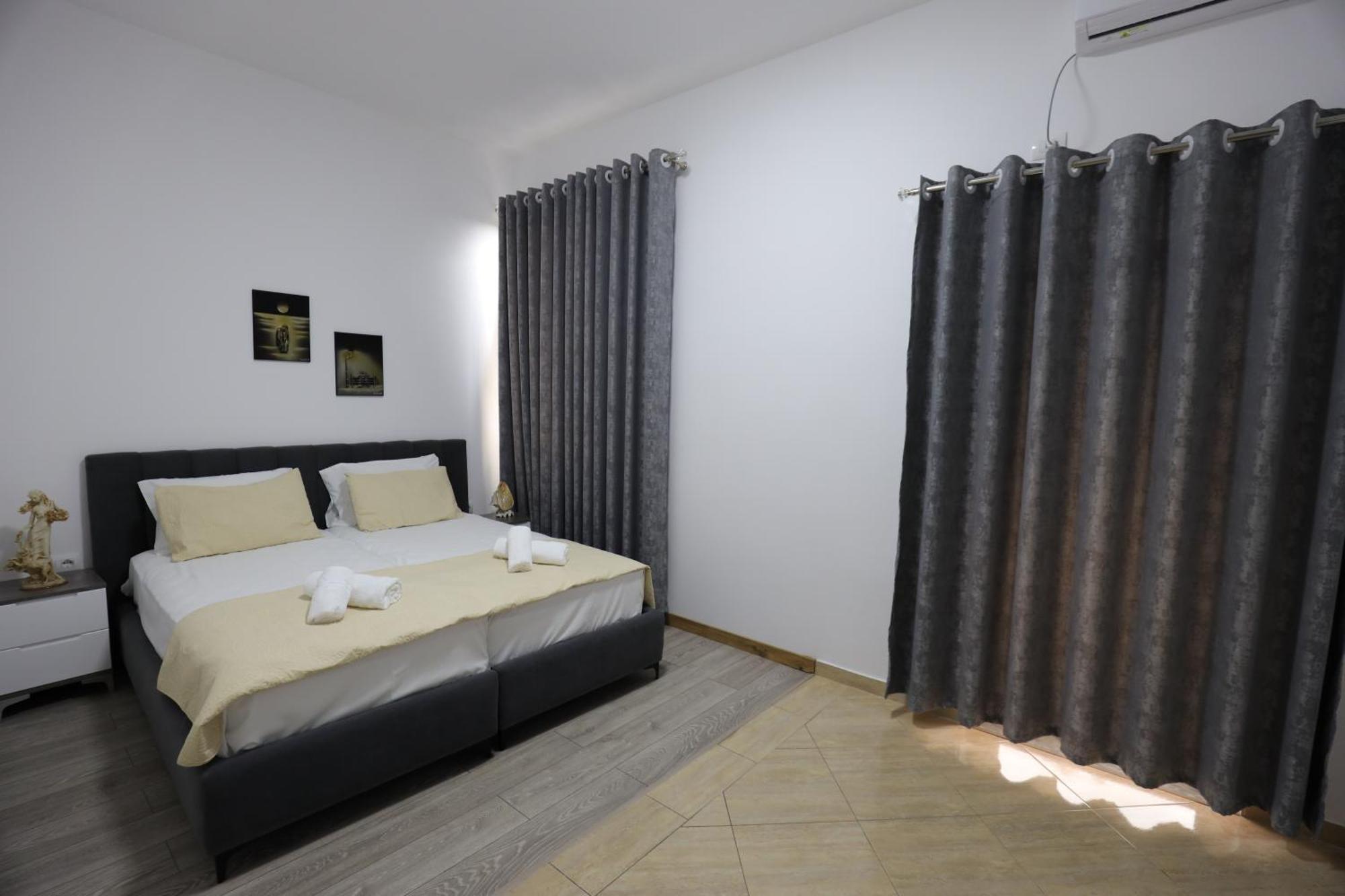 Alesio Guest House กรูเยอ ภายนอก รูปภาพ