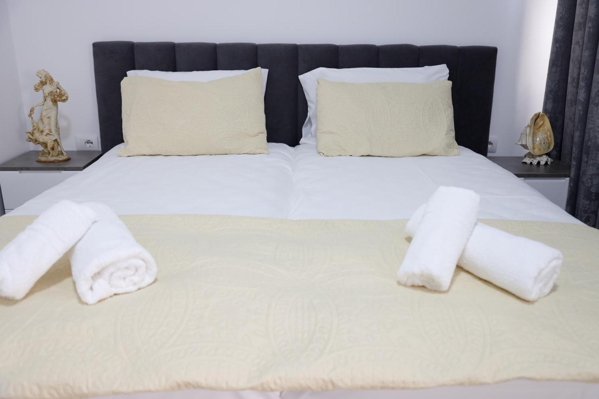 Alesio Guest House กรูเยอ ภายนอก รูปภาพ