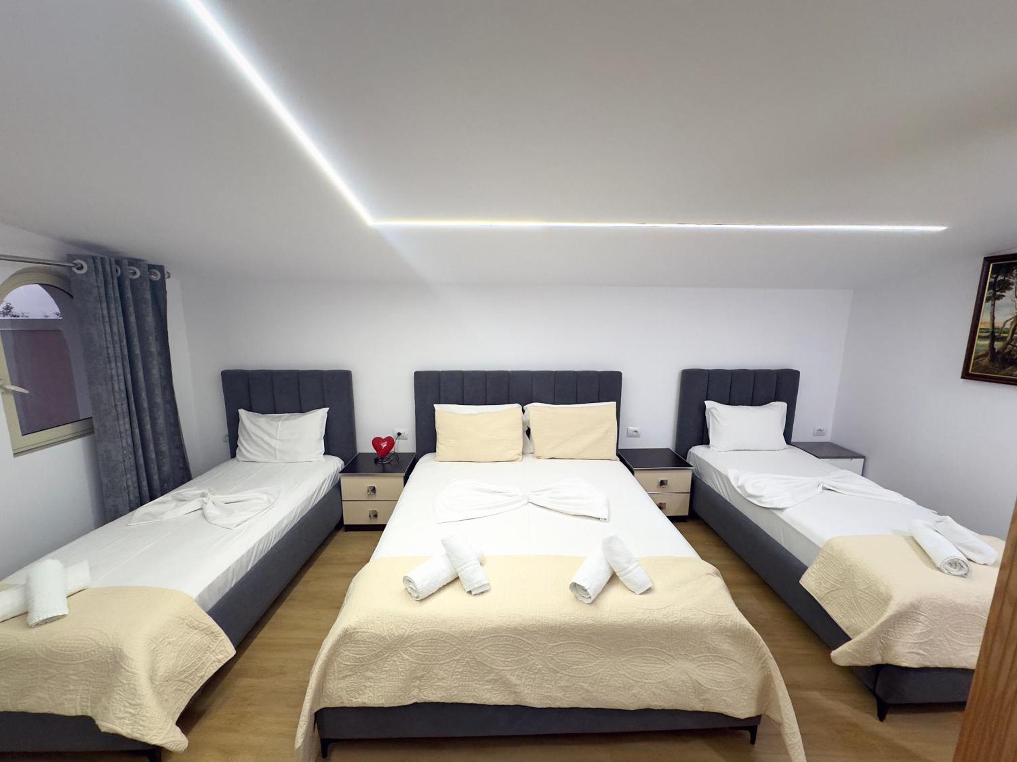Alesio Guest House กรูเยอ ภายนอก รูปภาพ