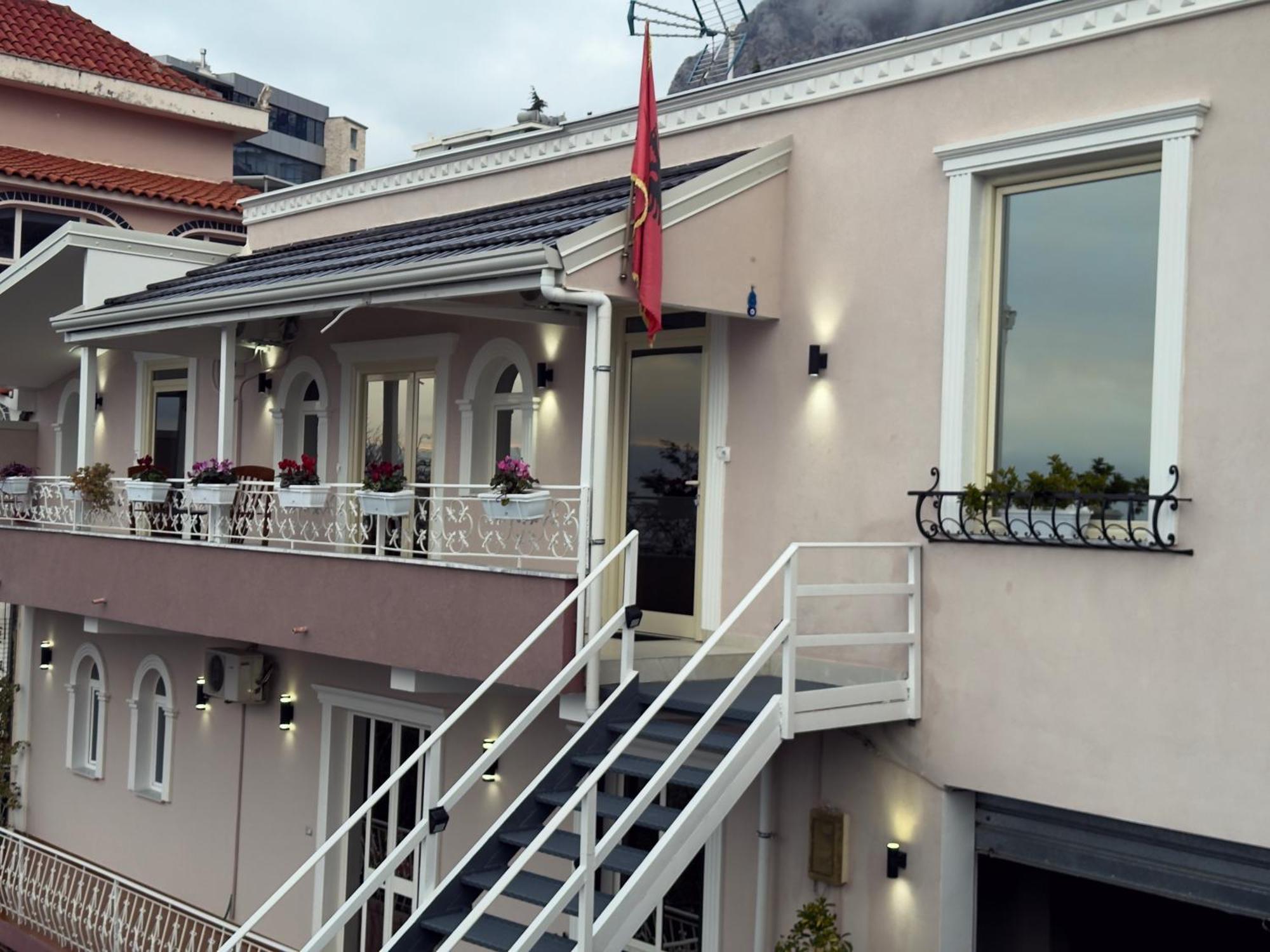 Alesio Guest House กรูเยอ ภายนอก รูปภาพ