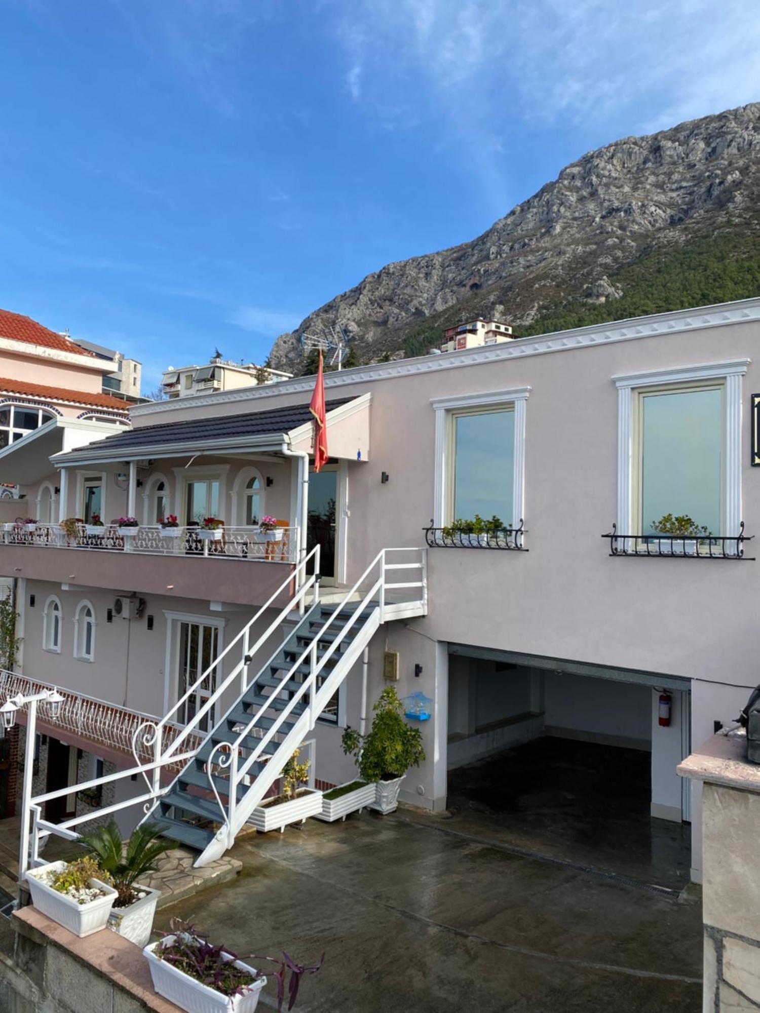 Alesio Guest House กรูเยอ ภายนอก รูปภาพ